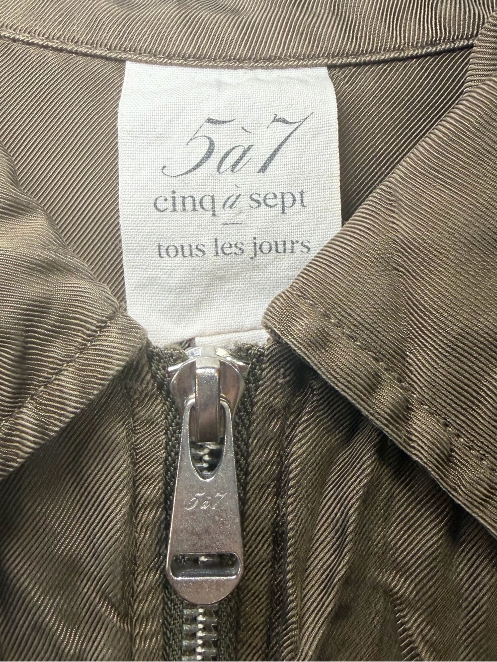 Cinq a Sept Women's Medium Olive Green Cupro Zip Front Short Jacket 3/4 Sleeve - Picture 6 of 13
